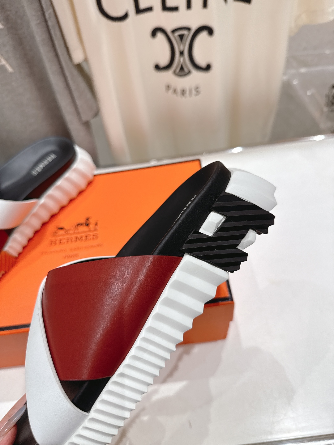 高版本出厂 情侣款
   Hermes/爱马仕H家2025ssF023夏季凉拖系列经典款鞋型情侣款凉鞋拖