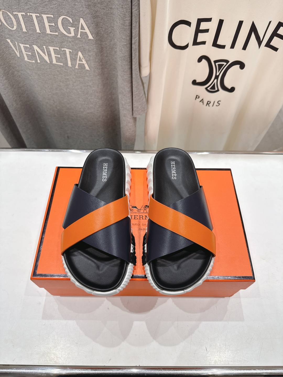 高版本出厂 情侣款
   Hermes/爱马仕H家2025ssF023夏季凉拖系列经典款鞋型情侣款凉鞋拖