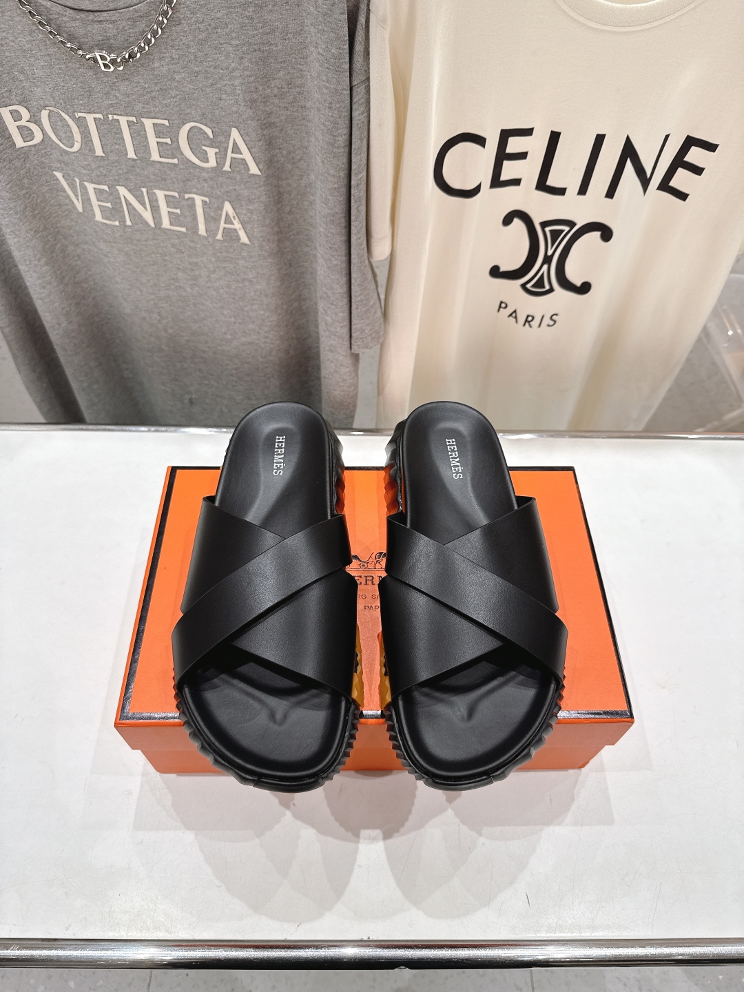 高版本出厂 情侣款
   Hermes/爱马仕H家2025ssF023夏季凉拖系列经典款鞋型情侣款凉鞋拖