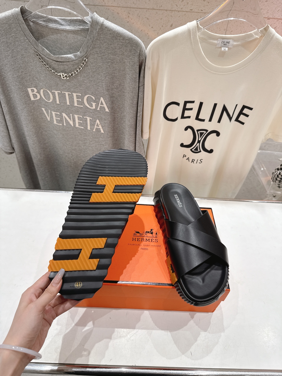 高版本出厂 情侣款
   Hermes/爱马仕H家2025ssF023夏季凉拖系列经典款鞋型情侣款凉鞋拖