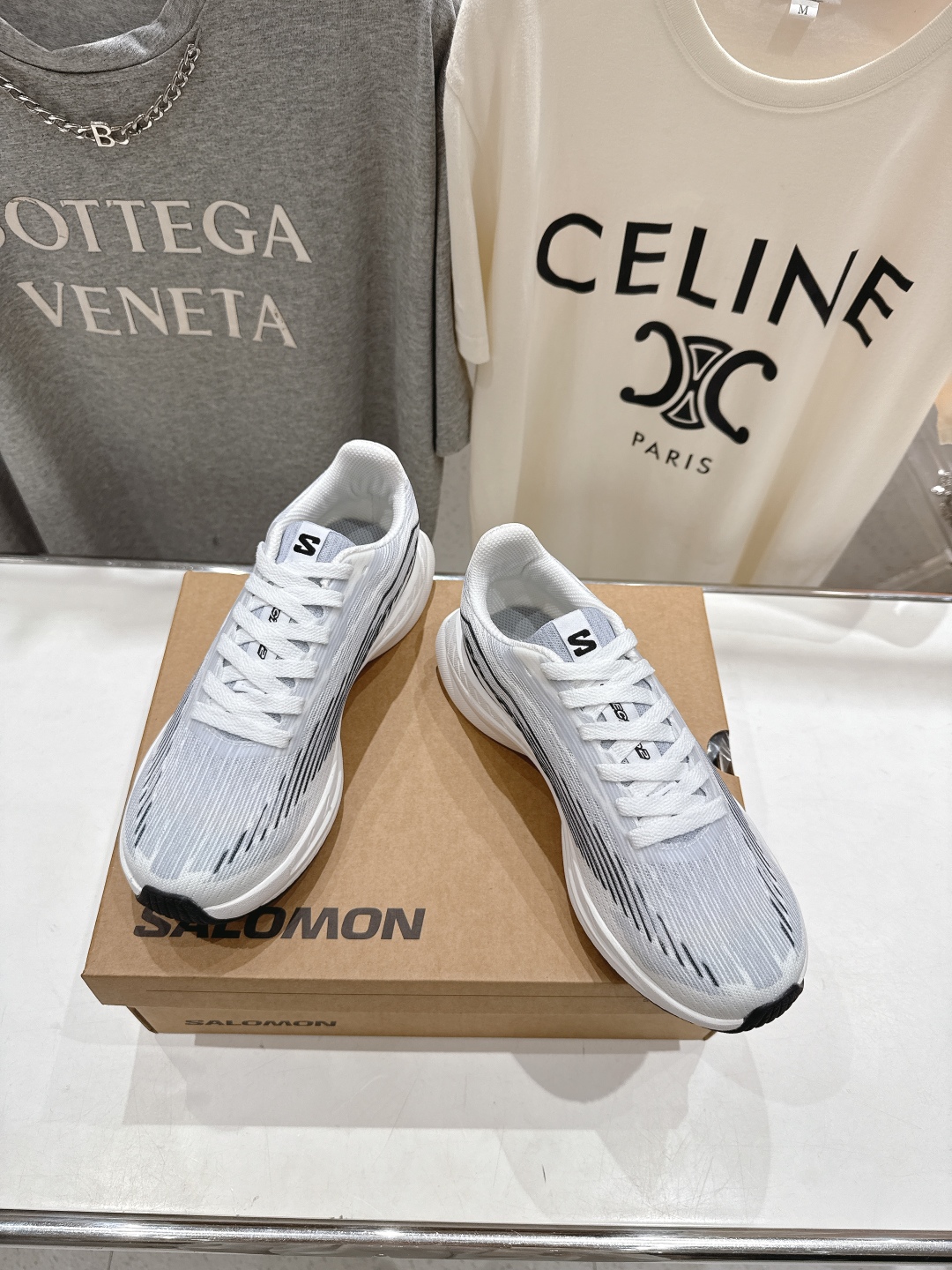 高版本出厂  情侣款
 Salomon萨洛蒙～2025ss最新款休闲运动鞋厚底登山德比鞋跑步鞋
搭配Sa