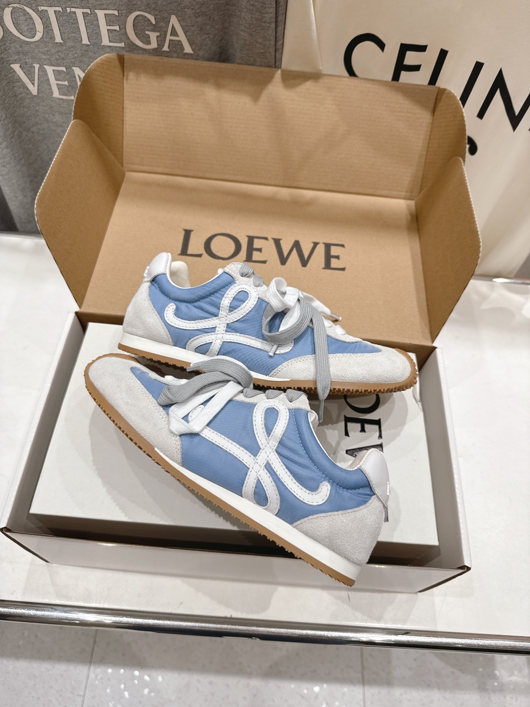 高版本出厂
LOEWE罗意威二代Ballet Runner升级2.0给足界一些震撼,2025早春B