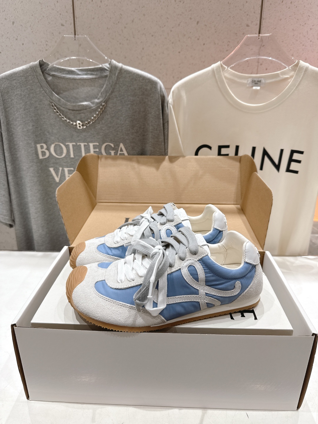高版本出厂
LOEWE罗意威二代Ballet Runner升级2.0给足界一些震撼,2025早春B