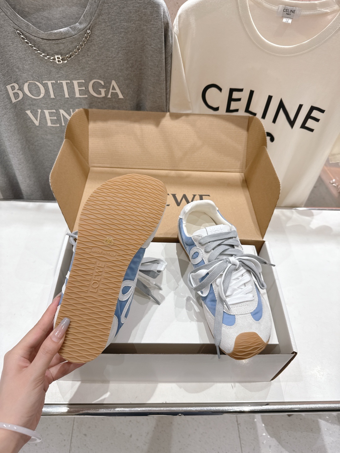 高版本出厂
LOEWE罗意威二代Ballet Runner升级2.0给足界一些震撼,2025早春B