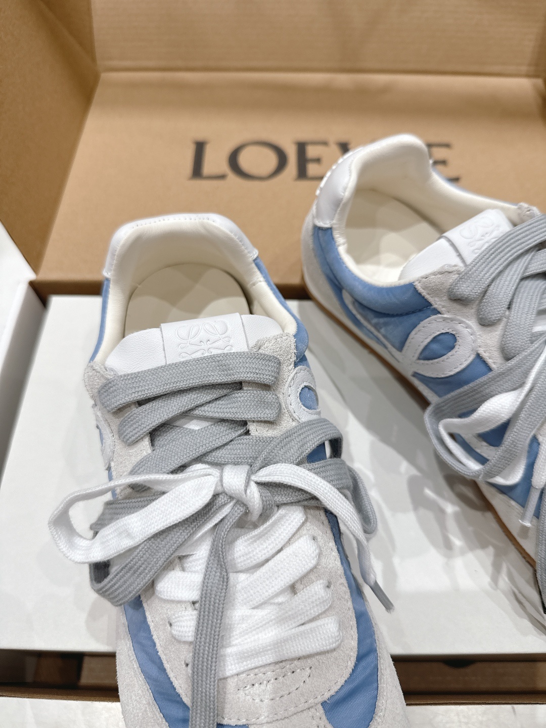 高版本出厂
LOEWE罗意威二代Ballet Runner升级2.0给足界一些震撼,2025早春B