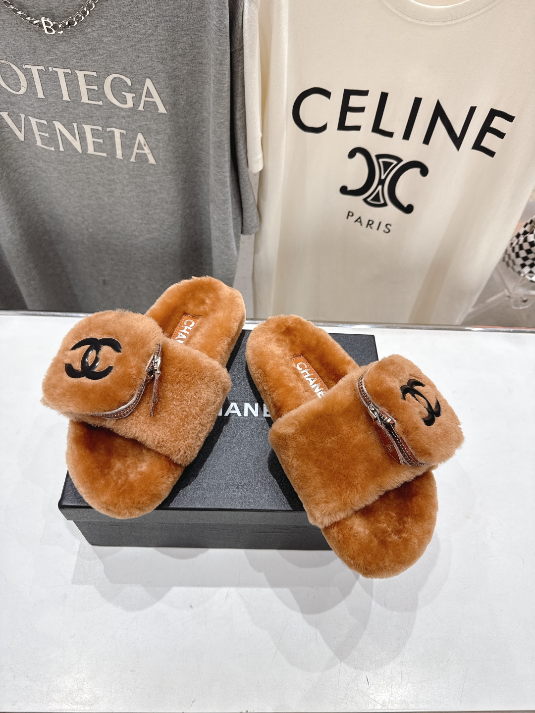 高版本出厂
 官网同步.新品毛拖/顶级版本CHANEL*小香2025ss独家爆款系列毛毛拖鞋！秋冬宝藏时