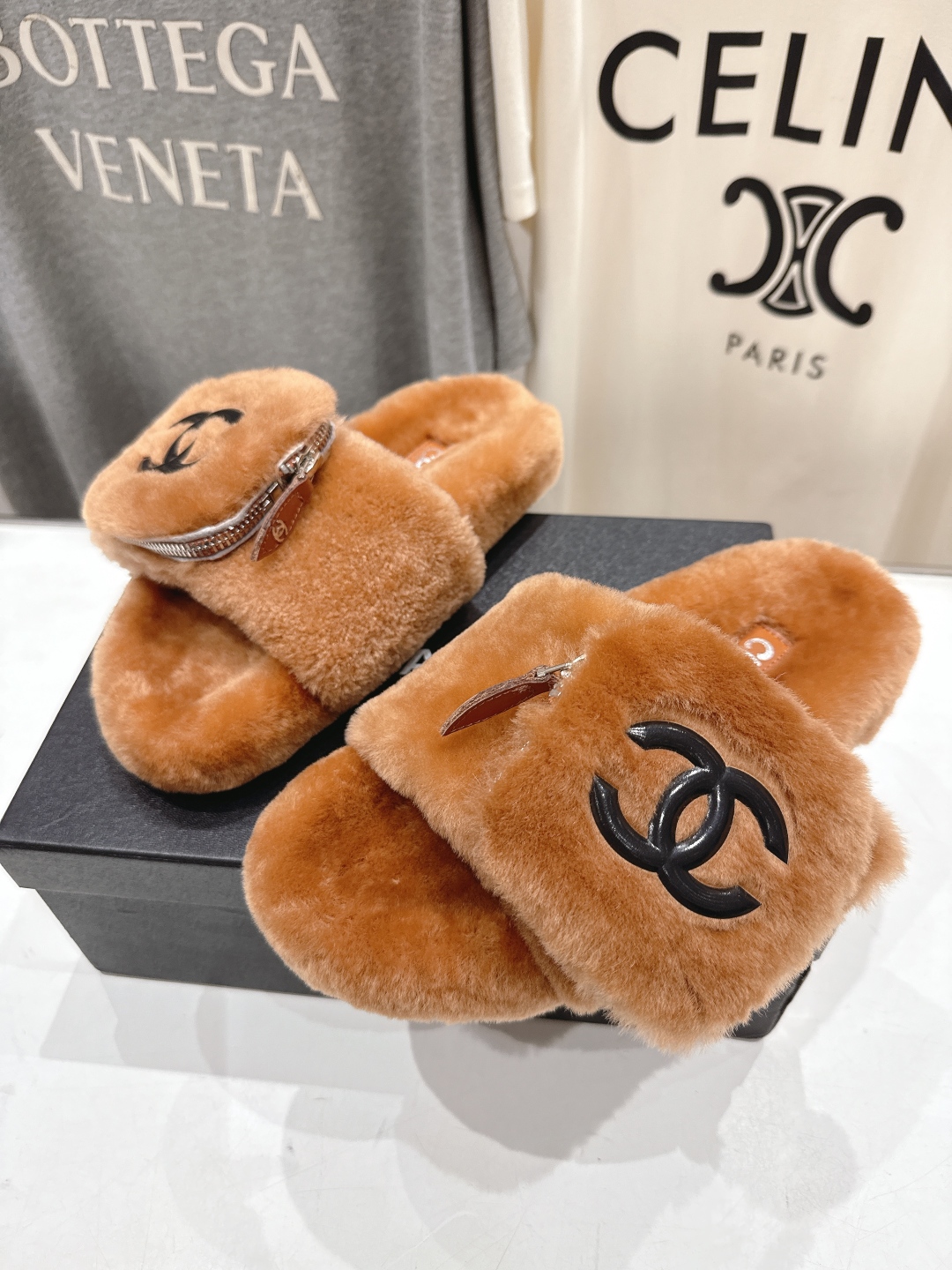 高版本出厂
 官网同步.新品毛拖/顶级版本CHANEL*小香2025ss独家爆款系列毛毛拖鞋！秋冬宝藏时