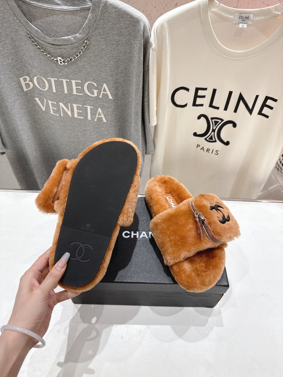 高版本出厂
 官网同步.新品毛拖/顶级版本CHANEL*小香2025ss独家爆款系列毛毛拖鞋！秋冬宝藏时