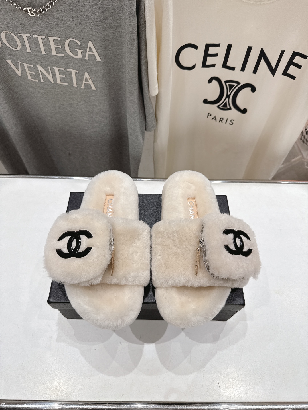 高版本出厂
 官网同步.新品毛拖/顶级版本CHANEL*小香2025ss独家爆款系列毛毛拖鞋！秋冬宝藏时