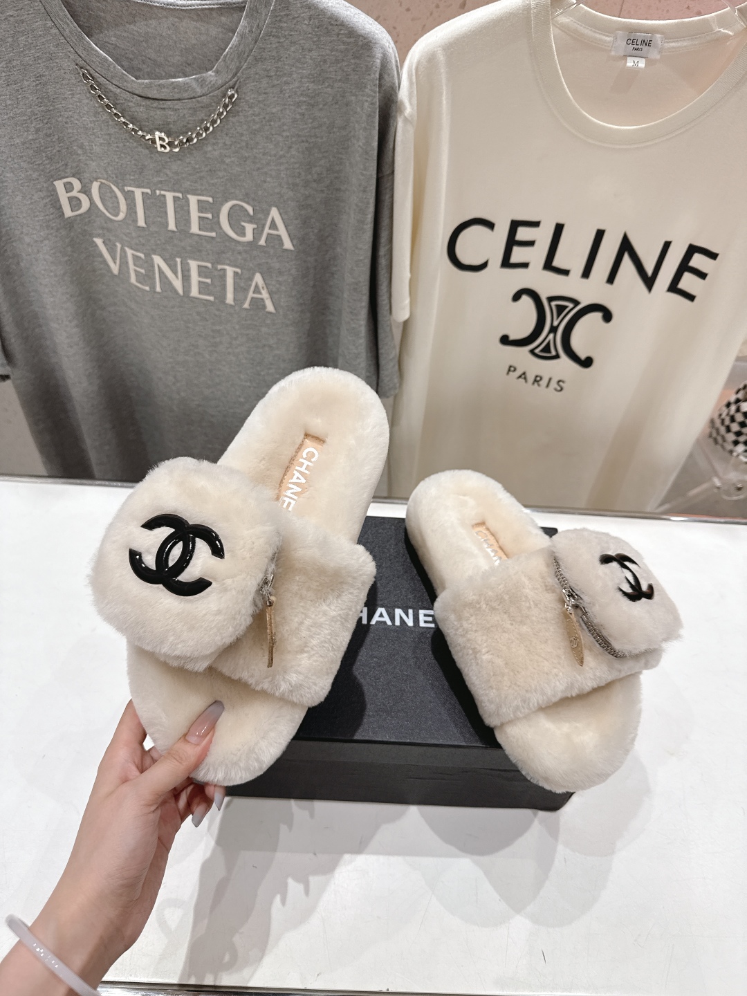 高版本出厂
 官网同步.新品毛拖/顶级版本CHANEL*小香2025ss独家爆款系列毛毛拖鞋！秋冬宝藏时