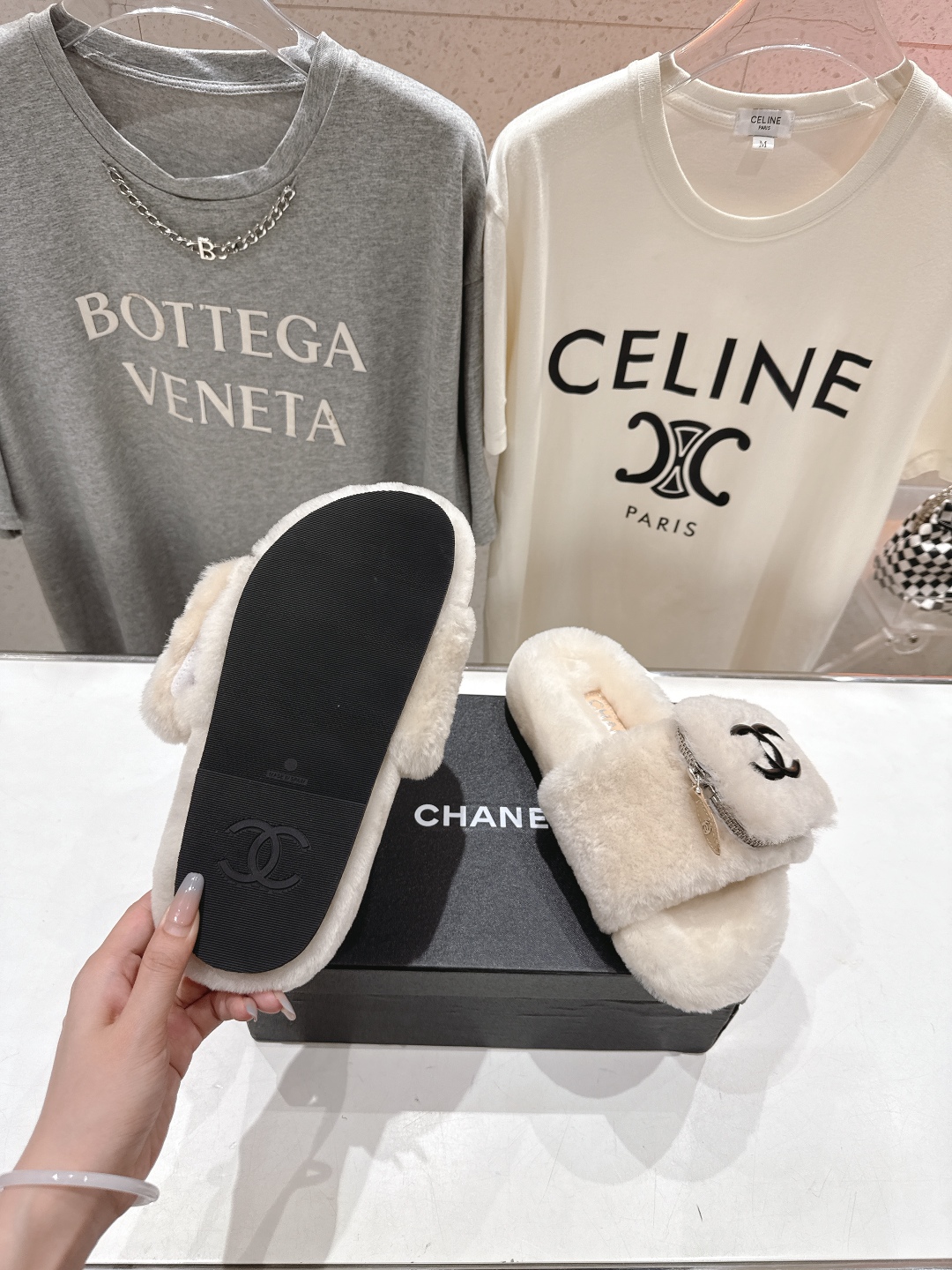 高版本出厂
 官网同步.新品毛拖/顶级版本CHANEL*小香2025ss独家爆款系列毛毛拖鞋！秋冬宝藏时