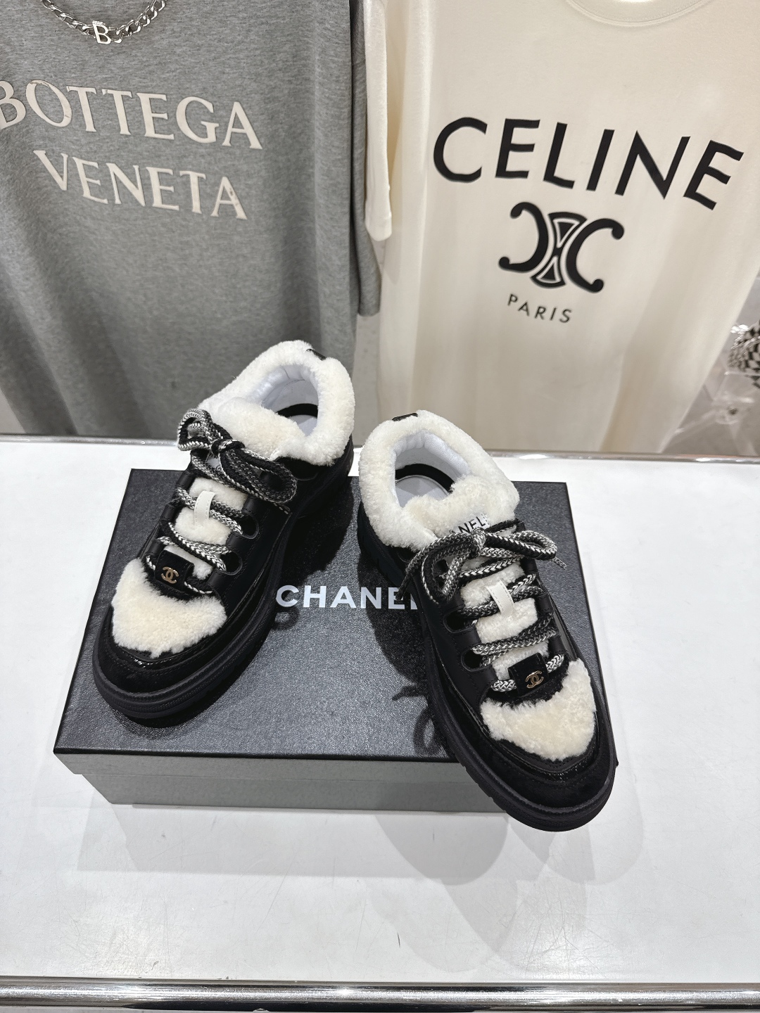 高版本出厂  
  Chanel*小香 2025ss新款系带熊猫鞋休闲鞋小白鞋运动鞋  饼干鞋
顶级版本