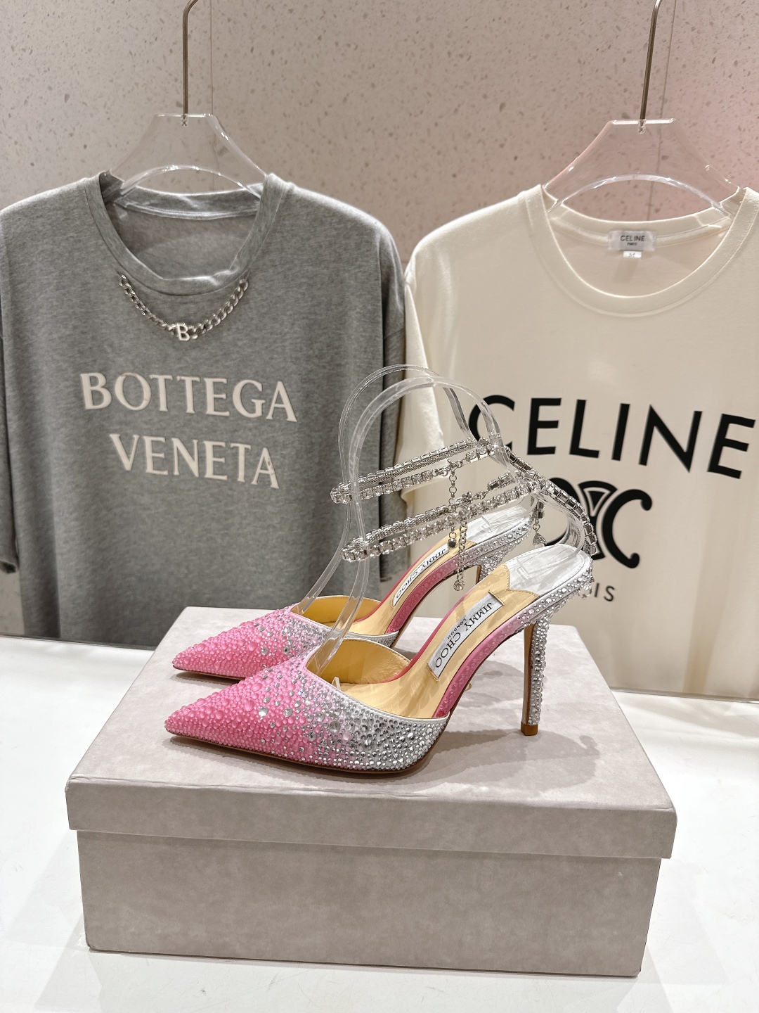 高版本出厂
  JIMMY CHOO*｜JC/吉米周2025ss夏季新款烫钻高跟凉鞋

原版套楦，完美的