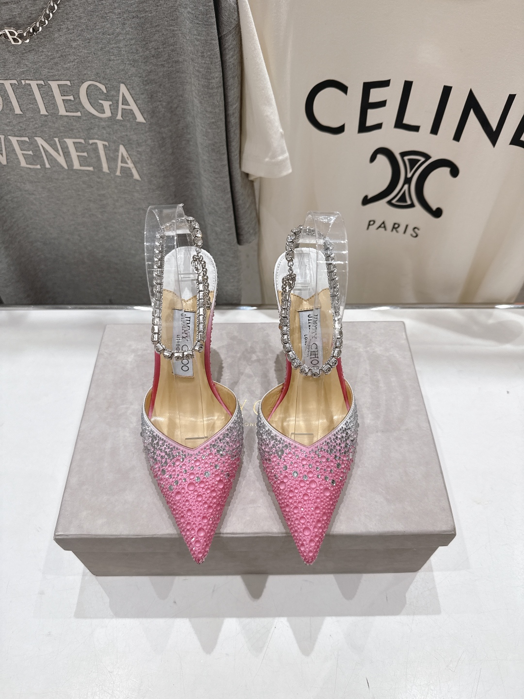 高版本出厂
  JIMMY CHOO*｜JC/吉米周2025ss夏季新款烫钻高跟凉鞋

原版套楦，完美的