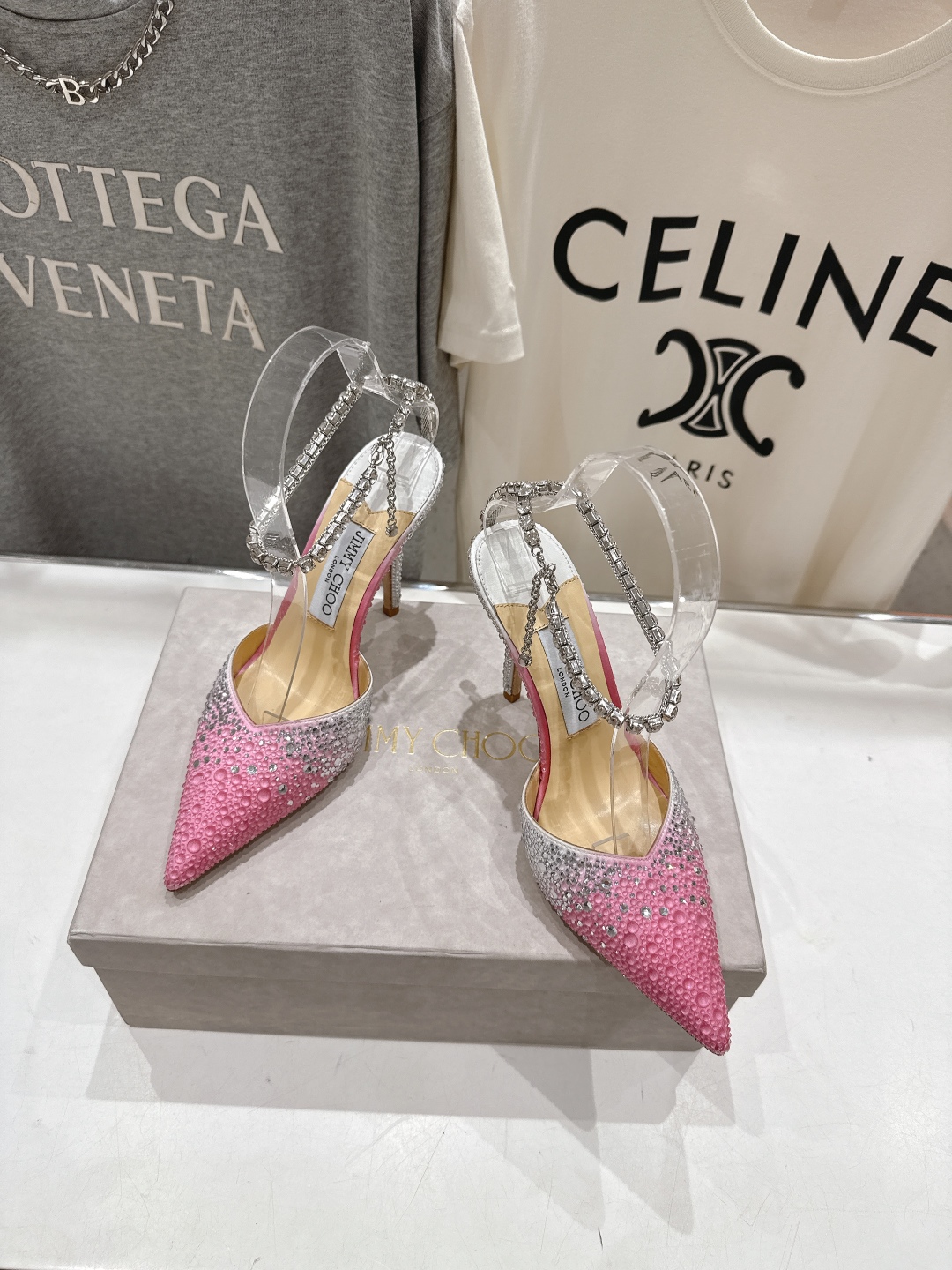 高版本出厂
  JIMMY CHOO*｜JC/吉米周2025ss夏季新款烫钻高跟凉鞋

原版套楦，完美的