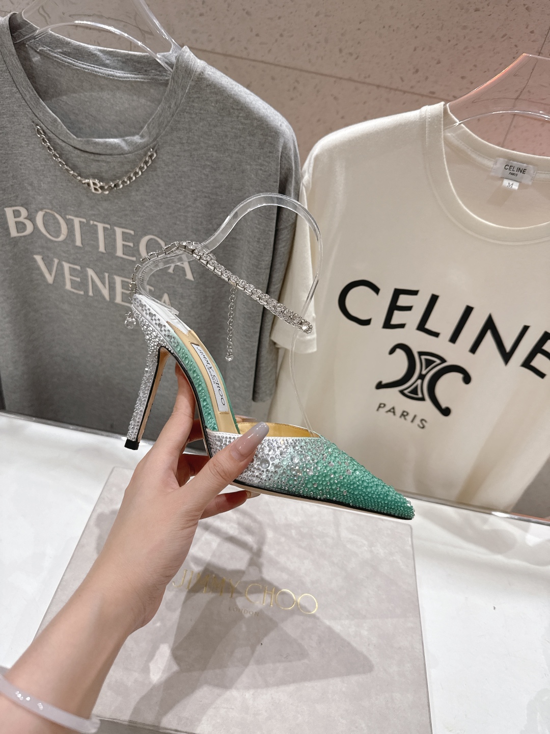 高版本出厂
  JIMMY CHOO*｜JC/吉米周2025ss夏季新款烫钻高跟凉鞋

原版套楦，完美的