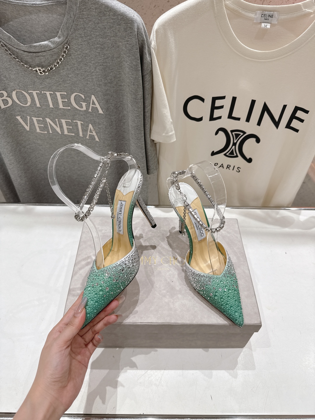 高版本出厂
  JIMMY CHOO*｜JC/吉米周2025ss夏季新款烫钻高跟凉鞋

原版套楦，完美的