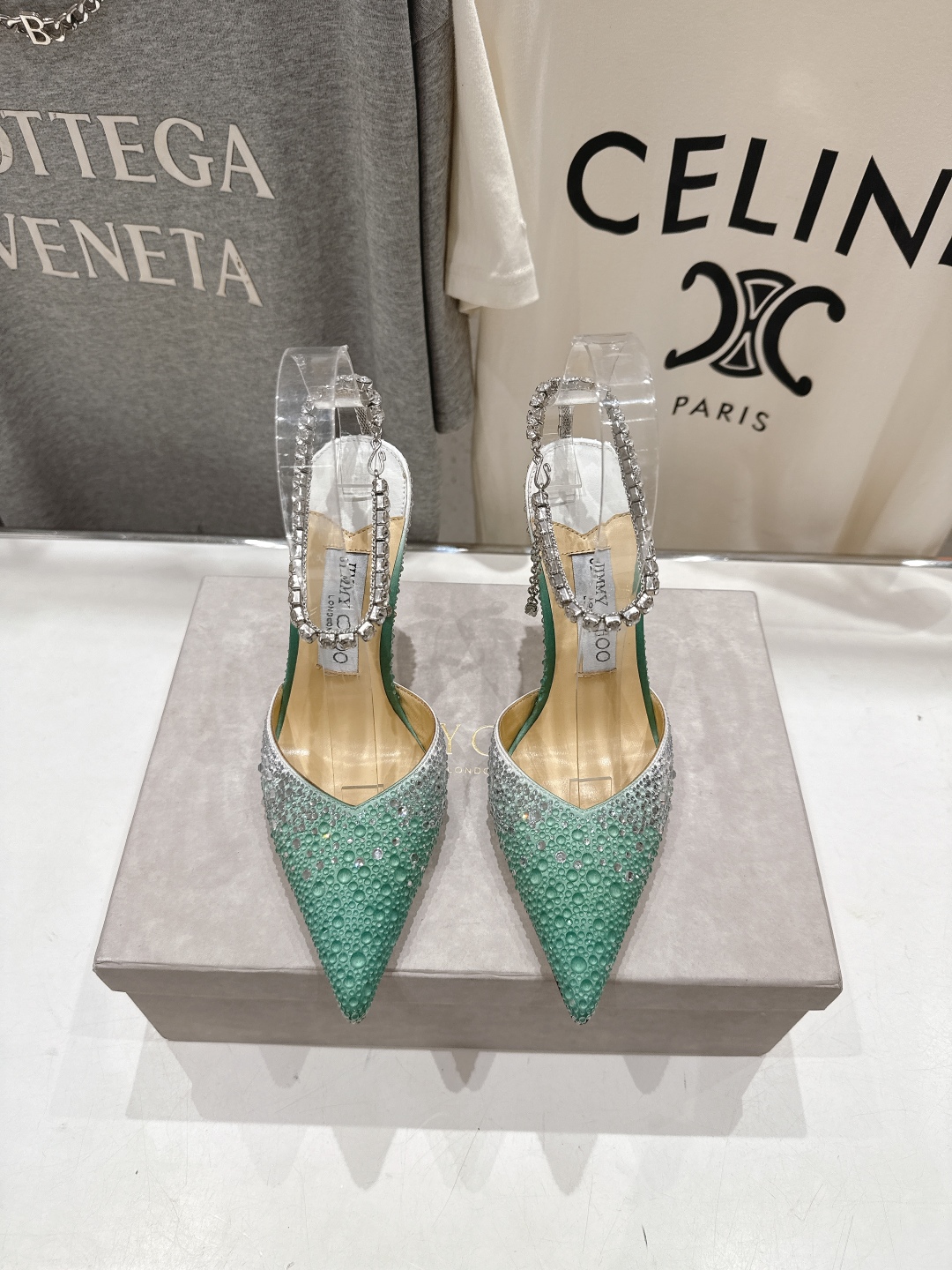 高版本出厂
  JIMMY CHOO*｜JC/吉米周2025ss夏季新款烫钻高跟凉鞋

原版套楦，完美的