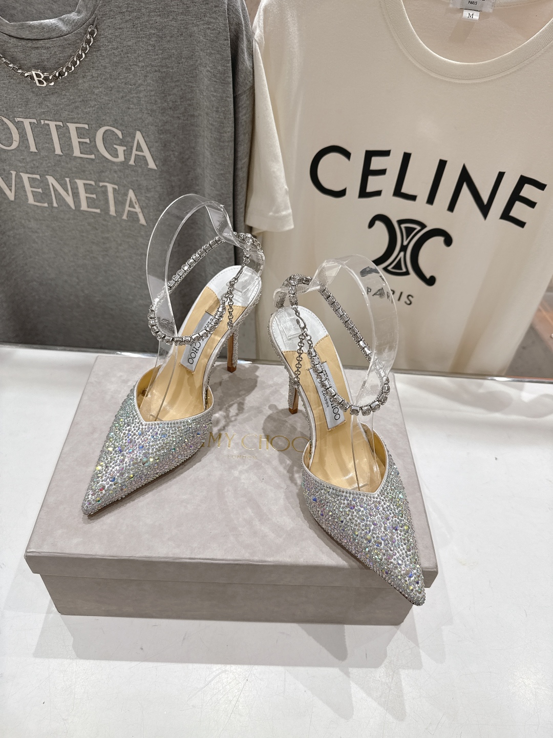 高版本出厂
  JIMMY CHOO*｜JC/吉米周2025ss夏季新款烫钻高跟凉鞋

原版套楦，完美的
