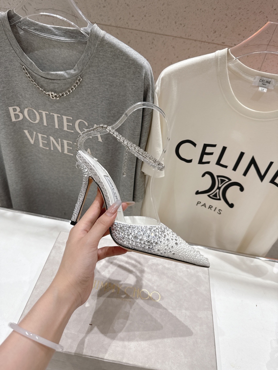 高版本出厂
  JIMMY CHOO*｜JC/吉米周2025ss夏季新款烫钻高跟凉鞋

原版套楦，完美的