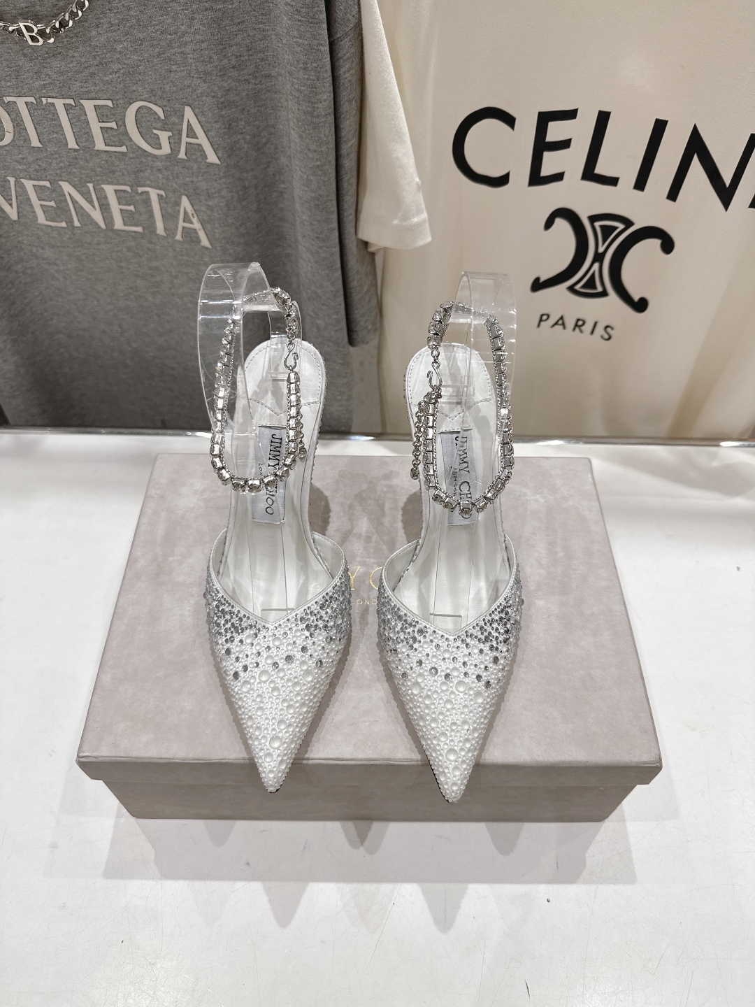 高版本出厂
  JIMMY CHOO*｜JC/吉米周2025ss夏季新款烫钻高跟凉鞋

原版套楦，完美的