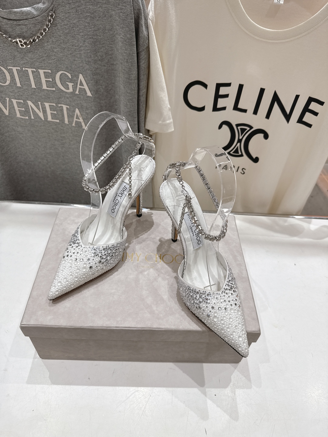 高版本出厂
  JIMMY CHOO*｜JC/吉米周2025ss夏季新款烫钻高跟凉鞋

原版套楦，完美的