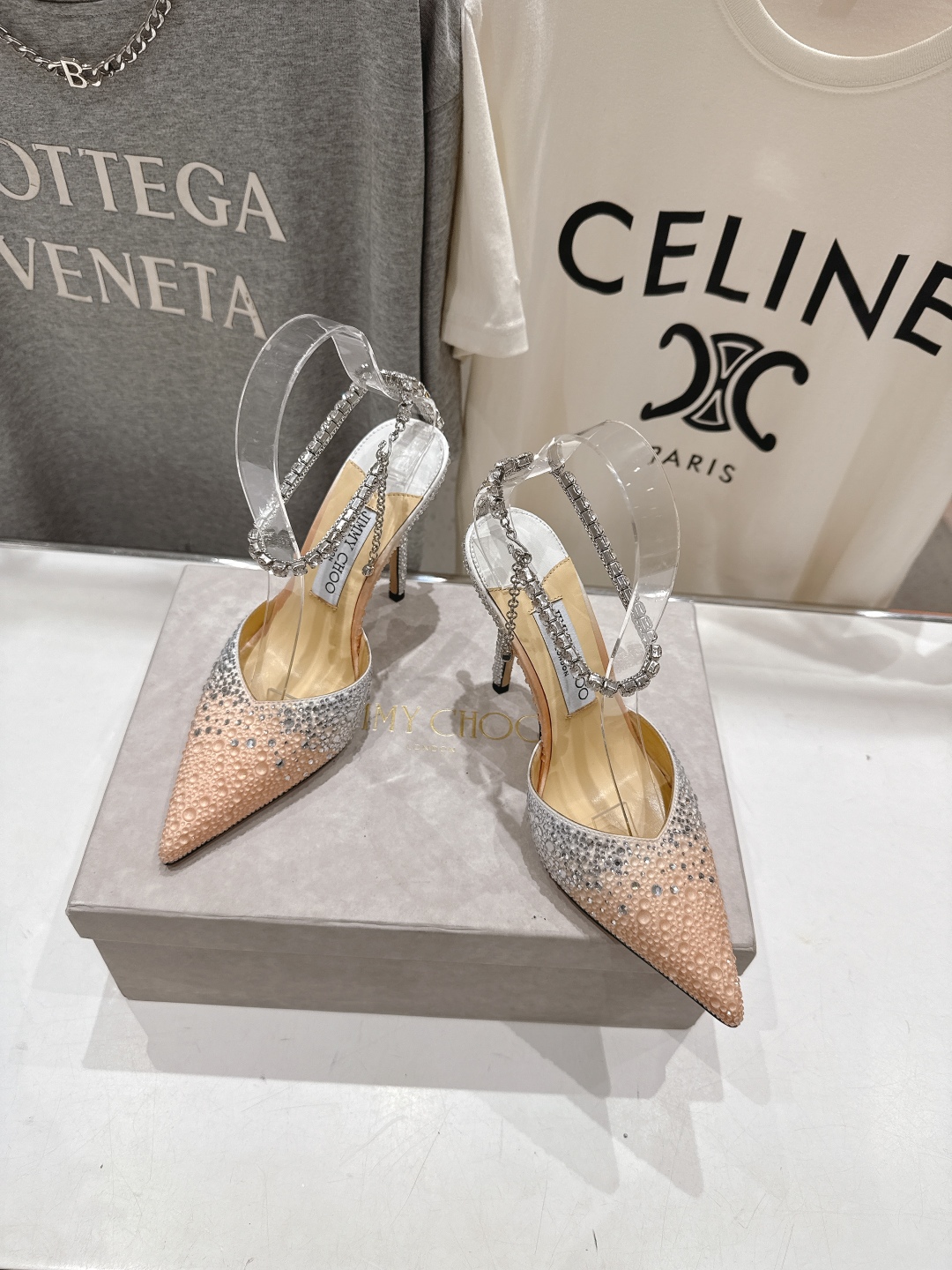 高版本出厂
  JIMMY CHOO*｜JC/吉米周2025ss夏季新款烫钻高跟凉鞋

原版套楦，完美的