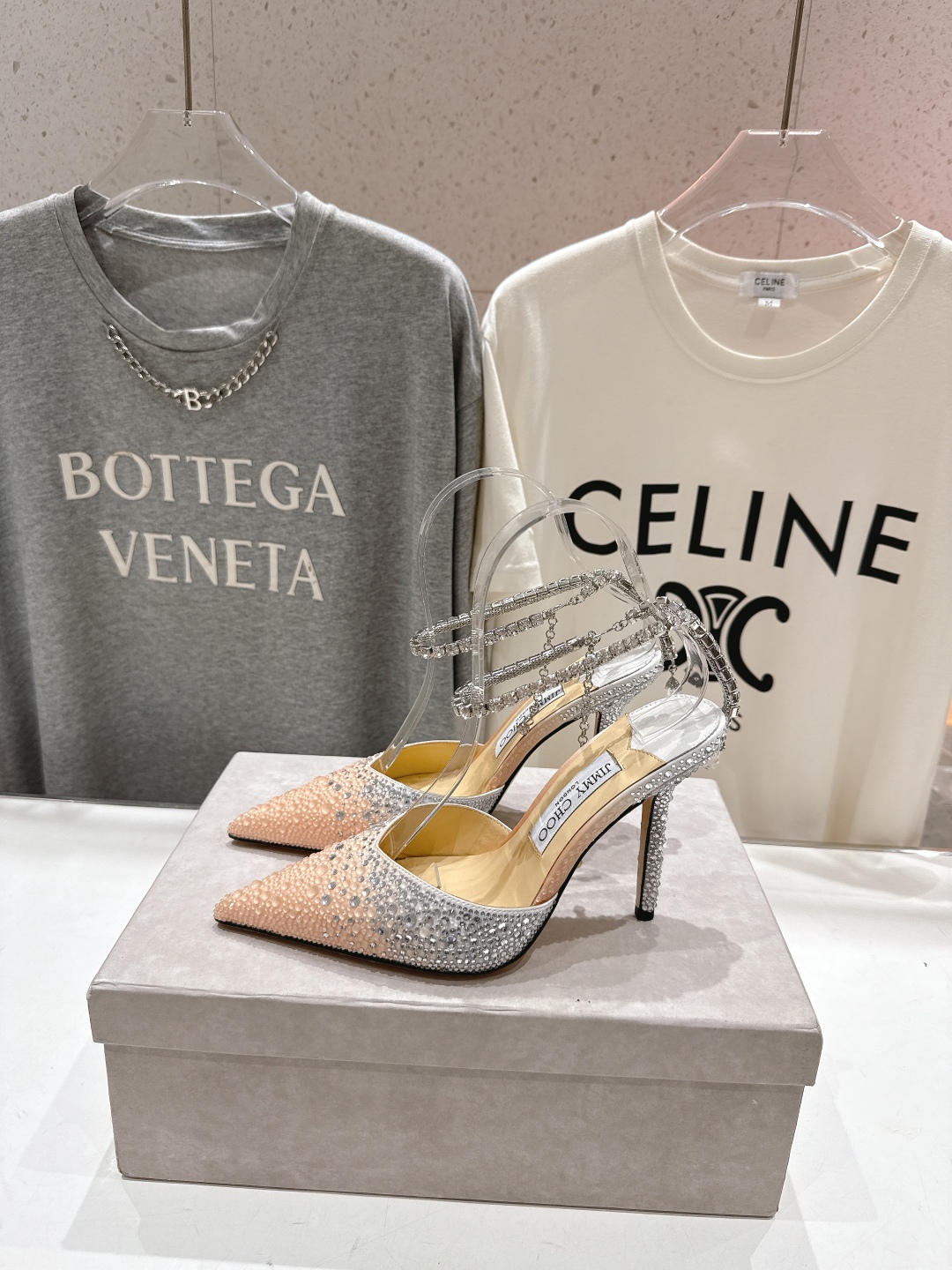 高版本出厂
  JIMMY CHOO*｜JC/吉米周2025ss夏季新款烫钻高跟凉鞋

原版套楦，完美的