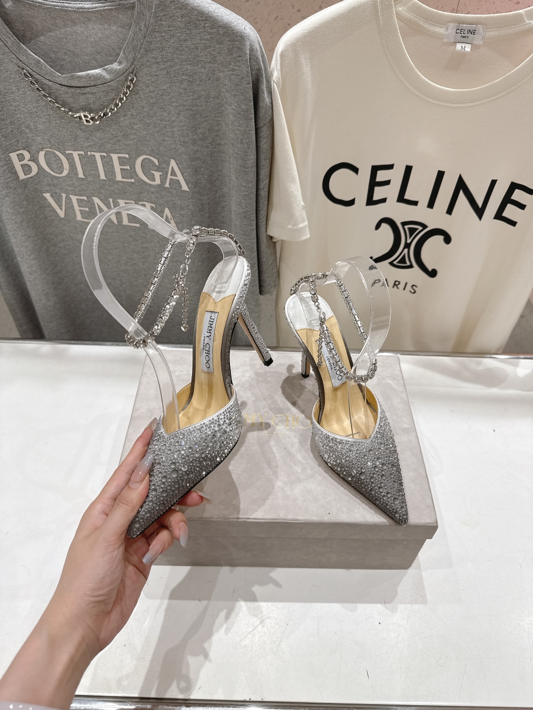 高版本出厂
  JIMMY CHOO*｜JC/吉米周2025ss夏季新款烫钻高跟凉鞋

原版套楦，完美的