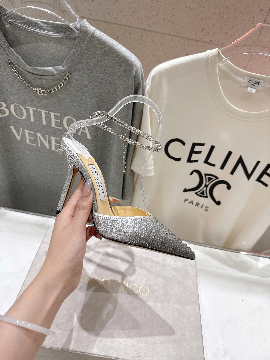 高版本出厂
  JIMMY CHOO*｜JC/吉米周2025ss夏季新款烫钻高跟凉鞋

原版套楦，完美的