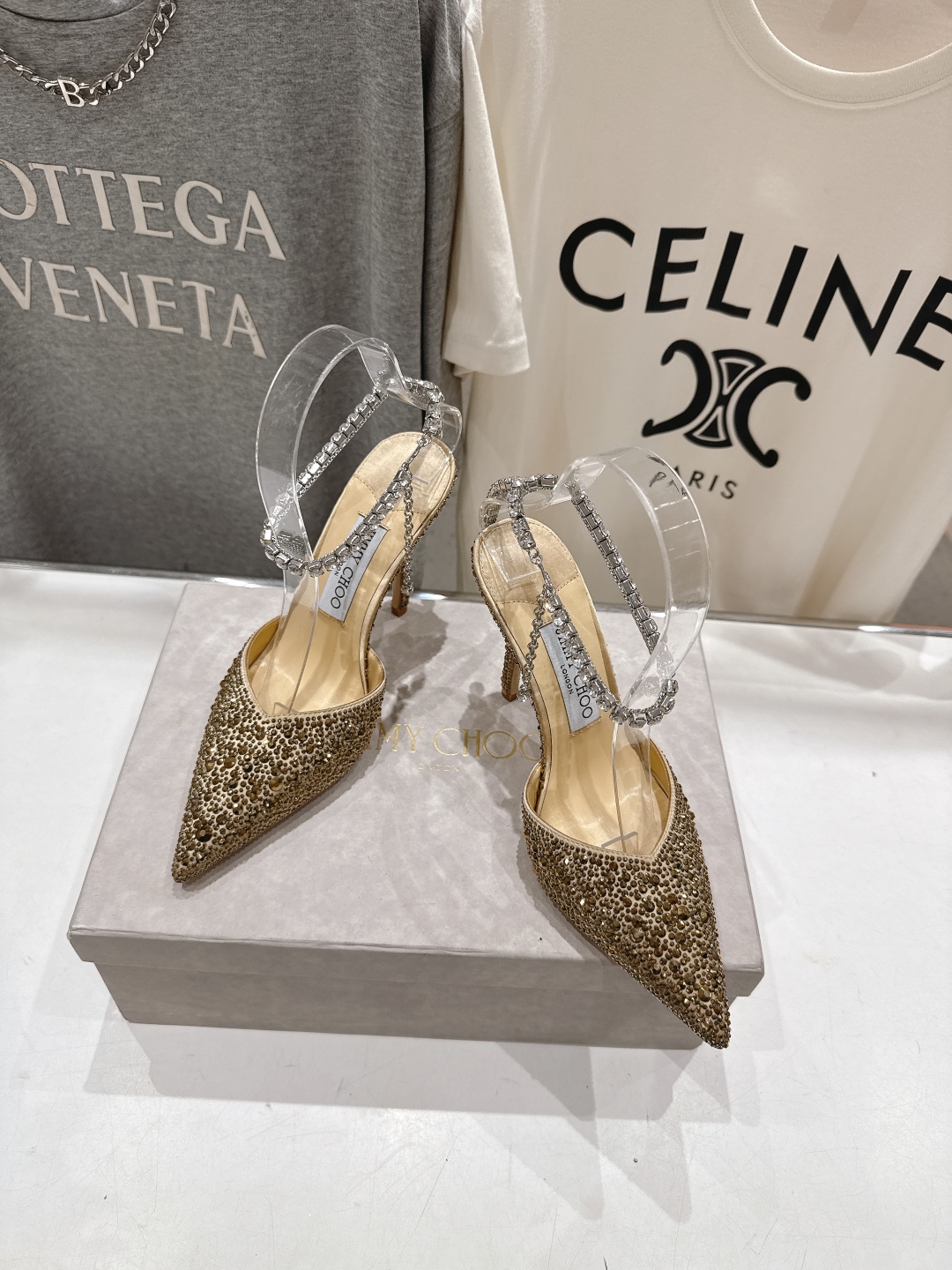 高版本出厂
  JIMMY CHOO*｜JC/吉米周2025ss夏季新款烫钻高跟凉鞋

原版套楦，完美的