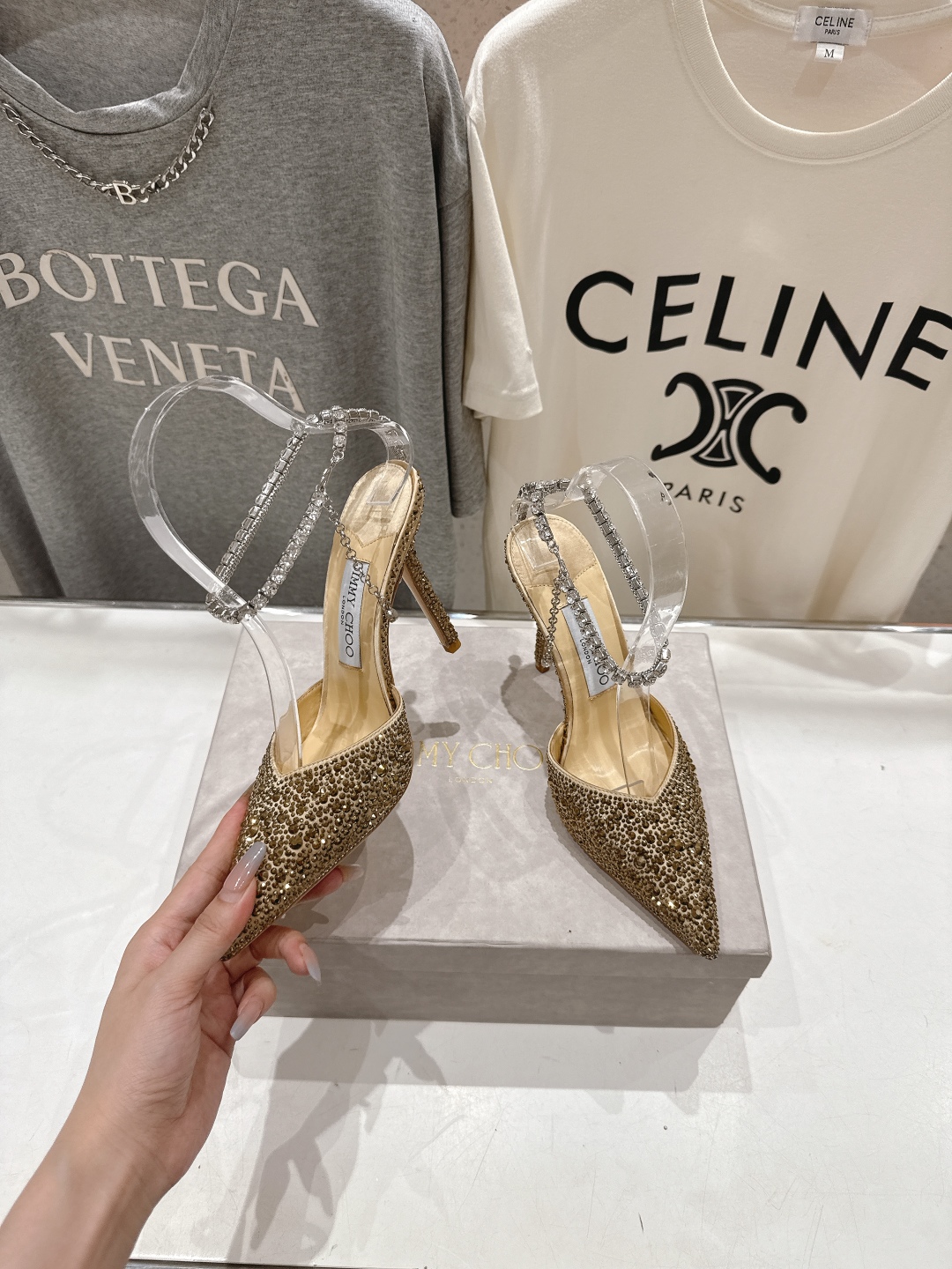 高版本出厂
  JIMMY CHOO*｜JC/吉米周2025ss夏季新款烫钻高跟凉鞋

原版套楦，完美的