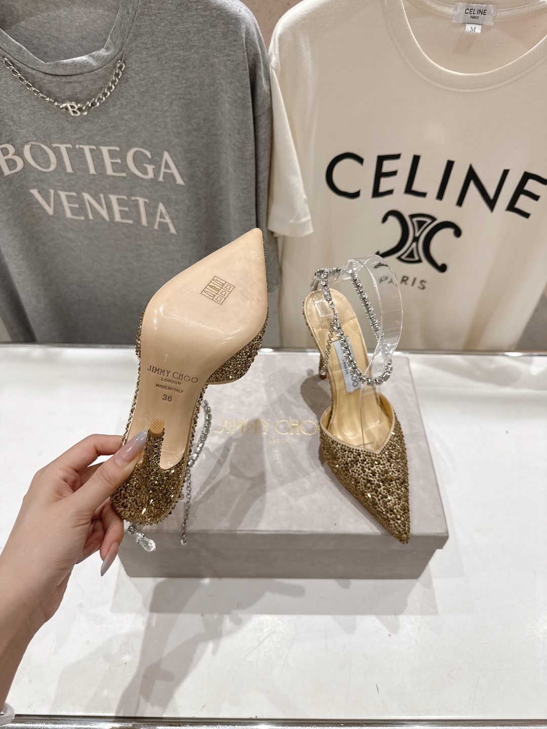 高版本出厂
  JIMMY CHOO*｜JC/吉米周2025ss夏季新款烫钻高跟凉鞋

原版套楦，完美的