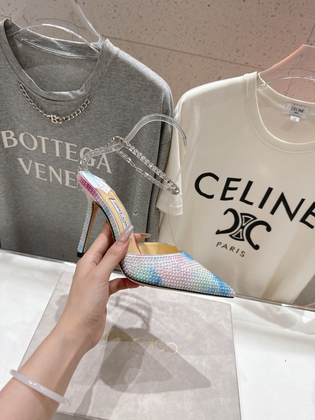 高版本出厂
  JIMMY CHOO*｜JC/吉米周2025ss夏季新款烫钻高跟凉鞋

原版套楦，完美的