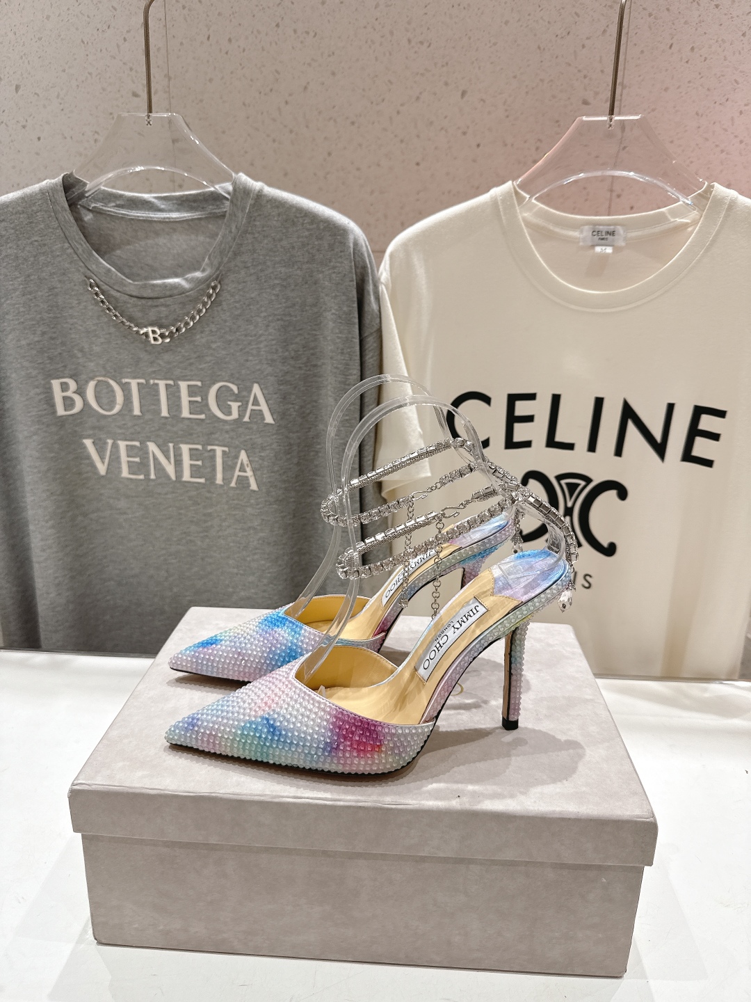 高版本出厂
  JIMMY CHOO*｜JC/吉米周2025ss夏季新款烫钻高跟凉鞋

原版套楦，完美的