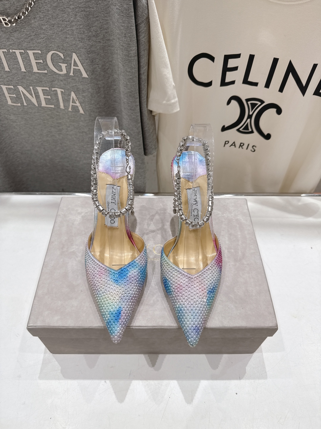 高版本出厂
  JIMMY CHOO*｜JC/吉米周2025ss夏季新款烫钻高跟凉鞋

原版套楦，完美的