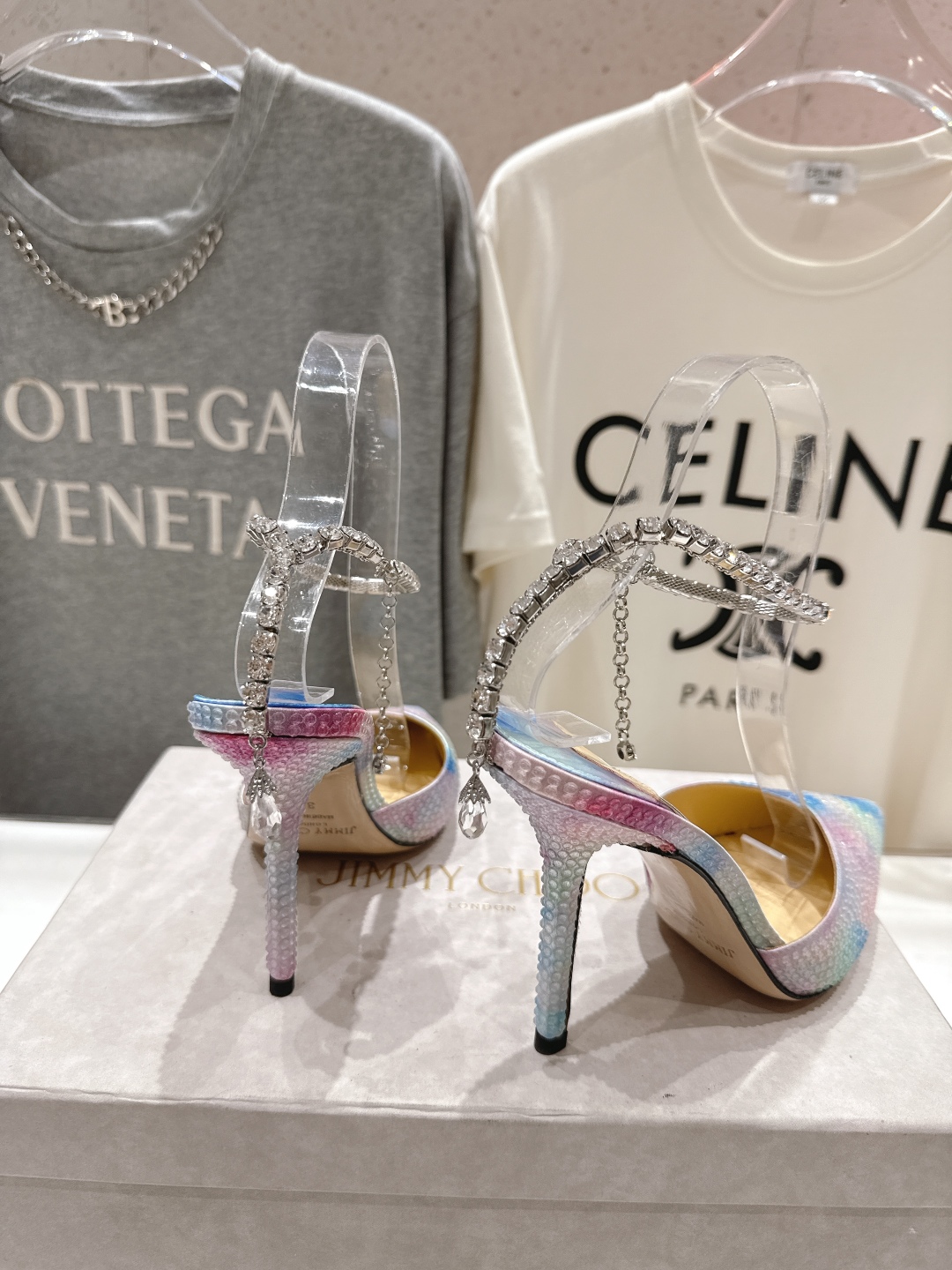 高版本出厂
  JIMMY CHOO*｜JC/吉米周2025ss夏季新款烫钻高跟凉鞋

原版套楦，完美的