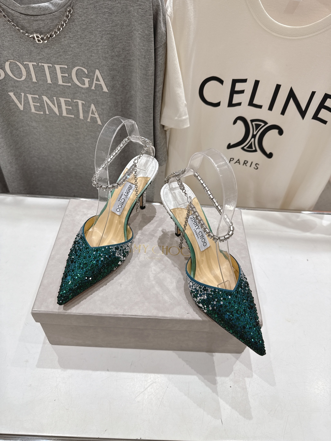 高版本出厂
  JIMMY CHOO*｜JC/吉米周2025ss夏季新款烫钻高跟凉鞋

原版套楦，完美的