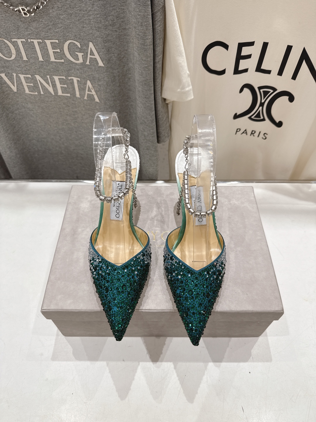 高版本出厂
  JIMMY CHOO*｜JC/吉米周2025ss夏季新款烫钻高跟凉鞋

原版套楦，完美的