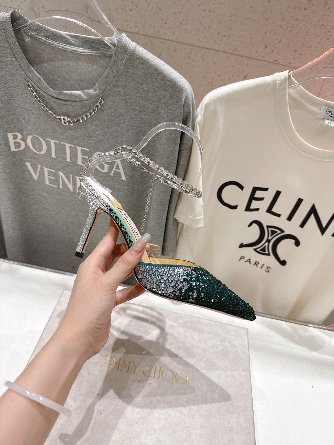 高版本出厂
  JIMMY CHOO*｜JC/吉米周2025ss夏季新款烫钻高跟凉鞋

原版套楦，完美的