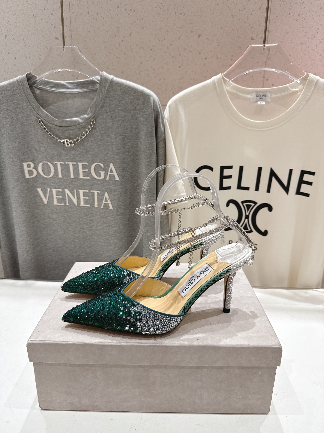高版本出厂
  JIMMY CHOO*｜JC/吉米周2025ss夏季新款烫钻高跟凉鞋

原版套楦，完美的
