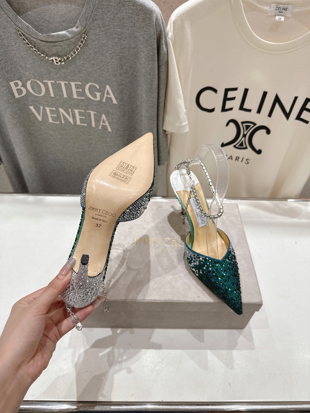 高版本出厂
  JIMMY CHOO*｜JC/吉米周2025ss夏季新款烫钻高跟凉鞋

原版套楦，完美的