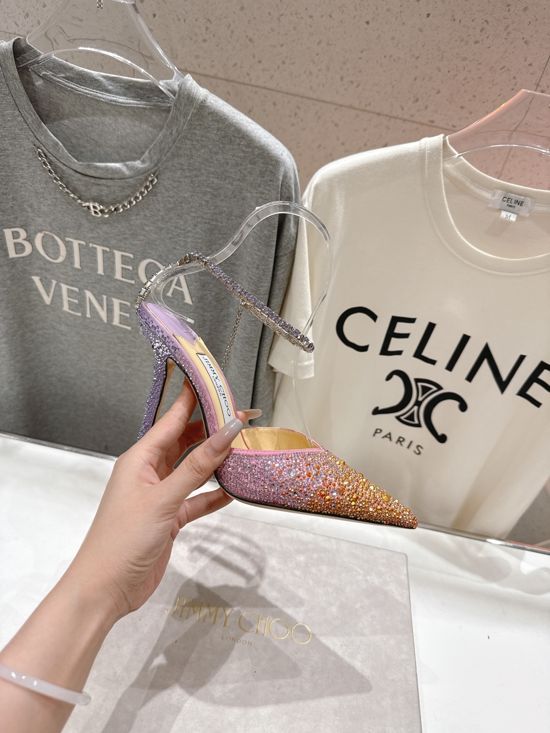 高版本出厂
  JIMMY CHOO*｜JC/吉米周2025ss夏季新款烫钻高跟凉鞋

原版套楦，完美的