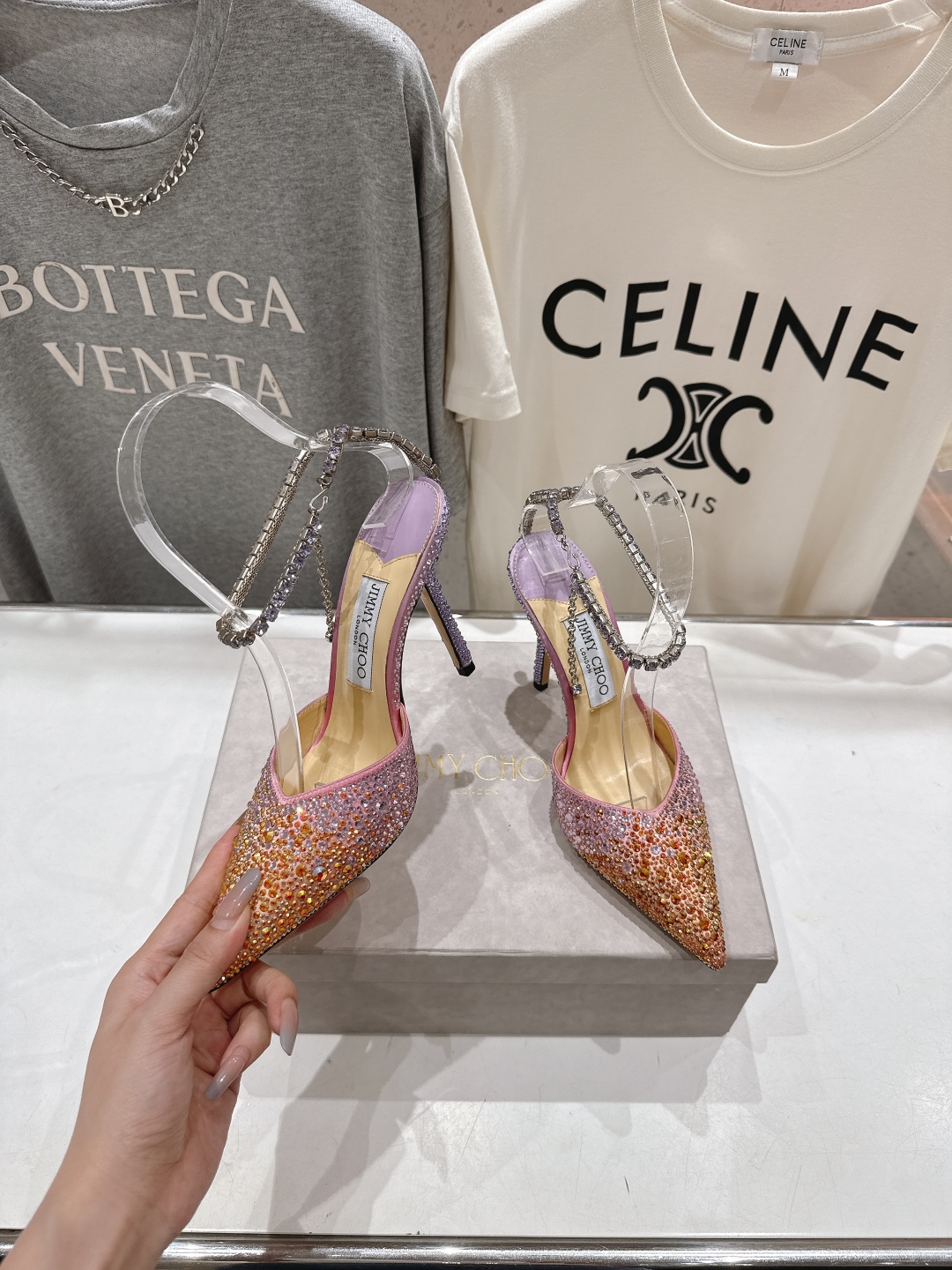 高版本出厂
  JIMMY CHOO*｜JC/吉米周2025ss夏季新款烫钻高跟凉鞋

原版套楦，完美的