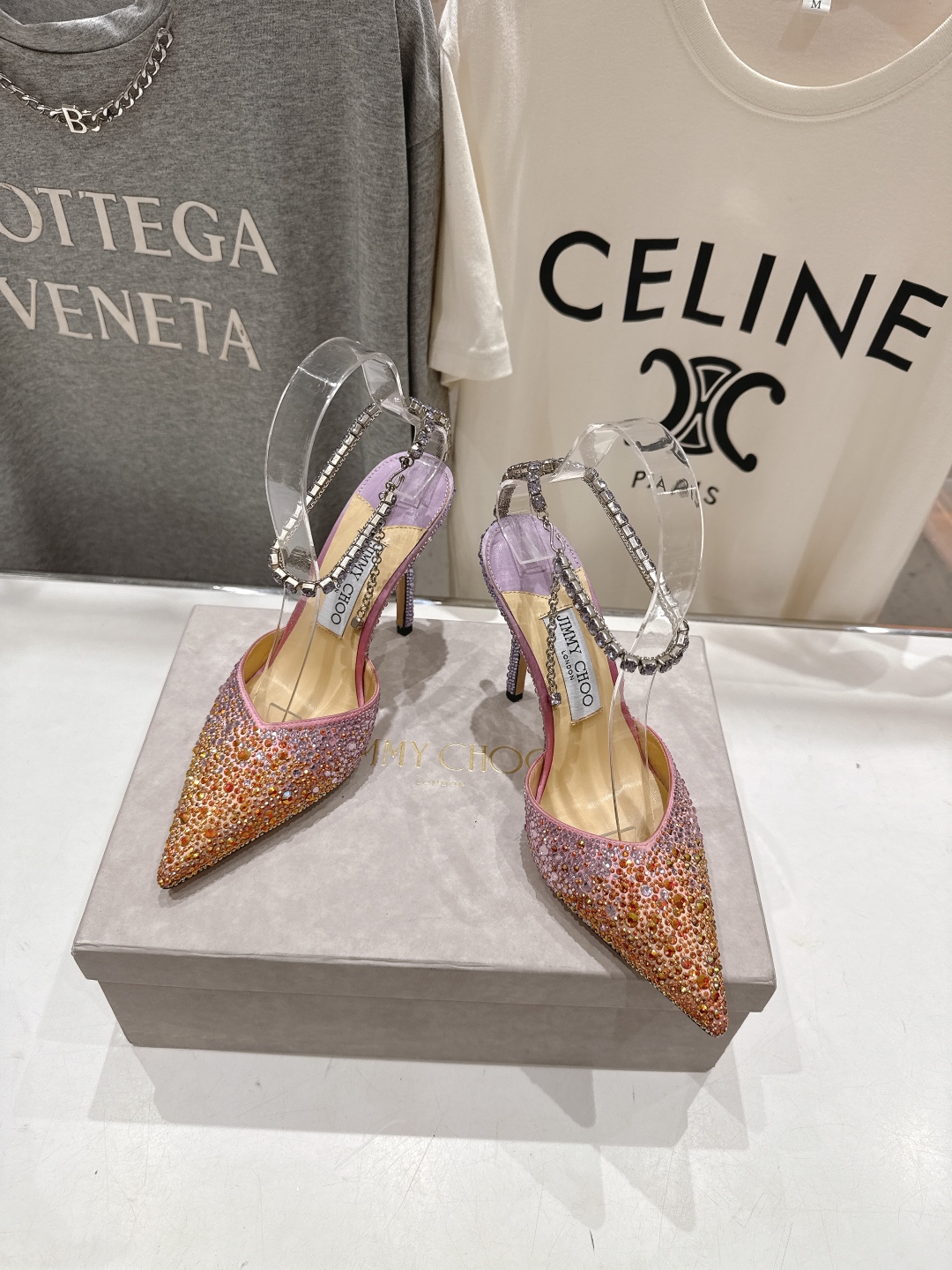高版本出厂
  JIMMY CHOO*｜JC/吉米周2025ss夏季新款烫钻高跟凉鞋

原版套楦，完美的