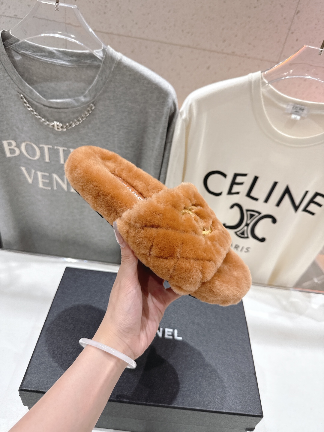 高版本出厂
 官网同步.新品毛拖/顶级版本CHANEL*小香2025ss独家爆款系列毛毛拖鞋！秋冬宝藏时