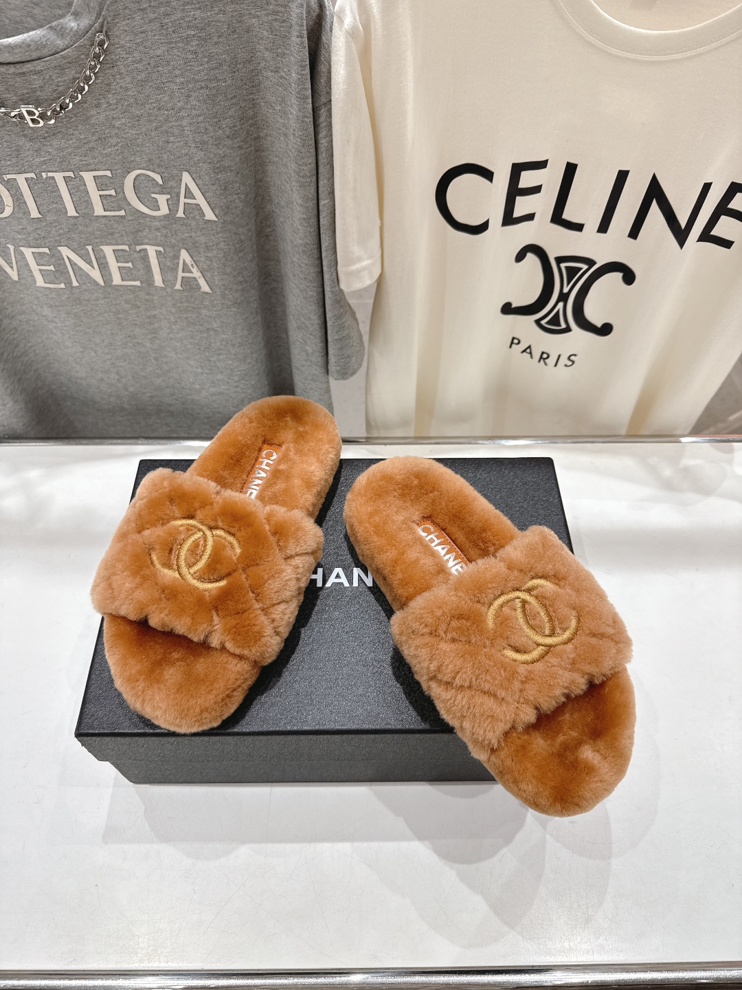 高版本出厂
 官网同步.新品毛拖/顶级版本CHANEL*小香2025ss独家爆款系列毛毛拖鞋！秋冬宝藏时