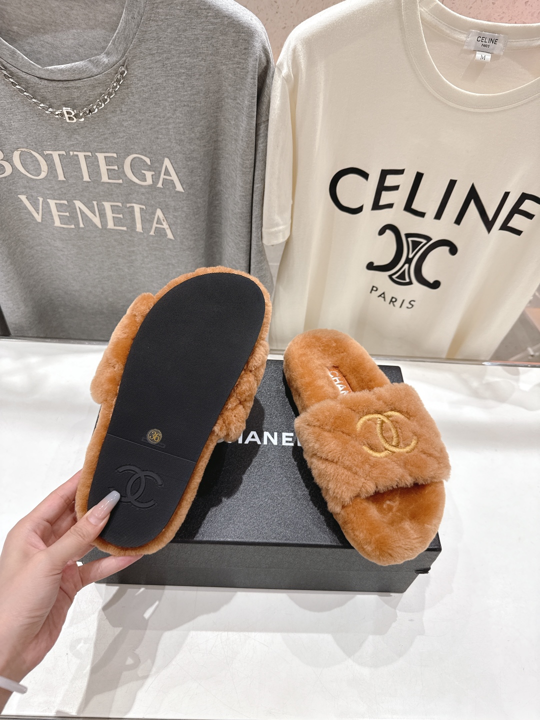 高版本出厂
 官网同步.新品毛拖/顶级版本CHANEL*小香2025ss独家爆款系列毛毛拖鞋！秋冬宝藏时