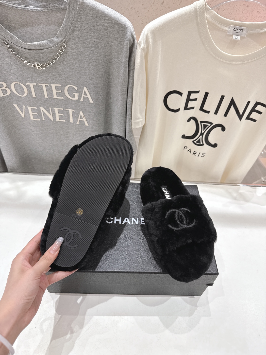 高版本出厂
 官网同步.新品毛拖/顶级版本CHANEL*小香2025ss独家爆款系列毛毛拖鞋！秋冬宝藏时