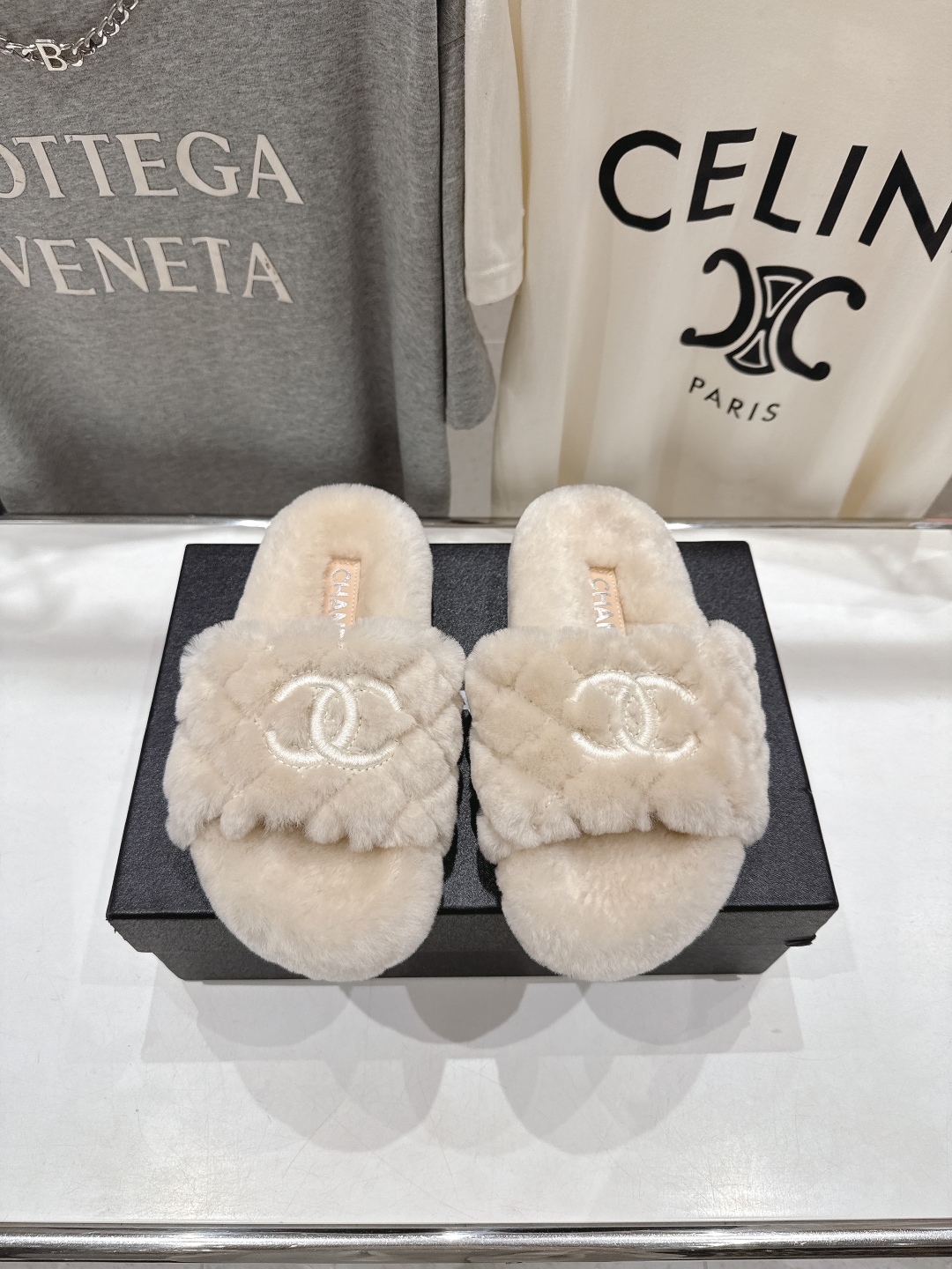 高版本出厂
 官网同步.新品毛拖/顶级版本CHANEL*小香2025ss独家爆款系列毛毛拖鞋！秋冬宝藏时